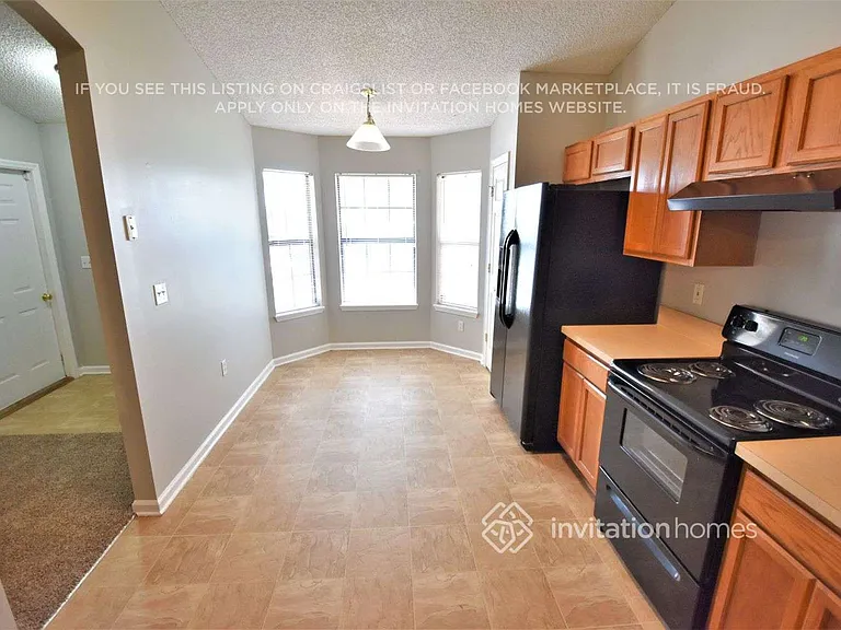 9785 Oxford Station Dr — Photo 6