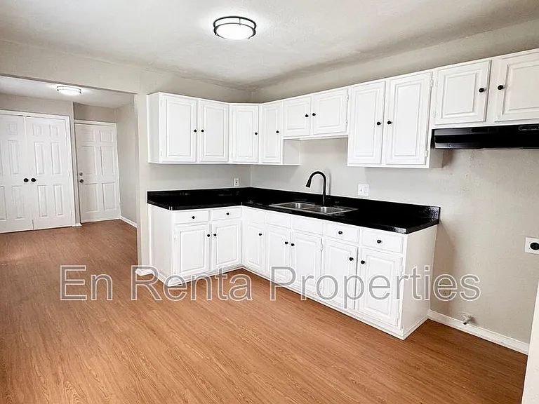 525 W Hammond St — Photo 7