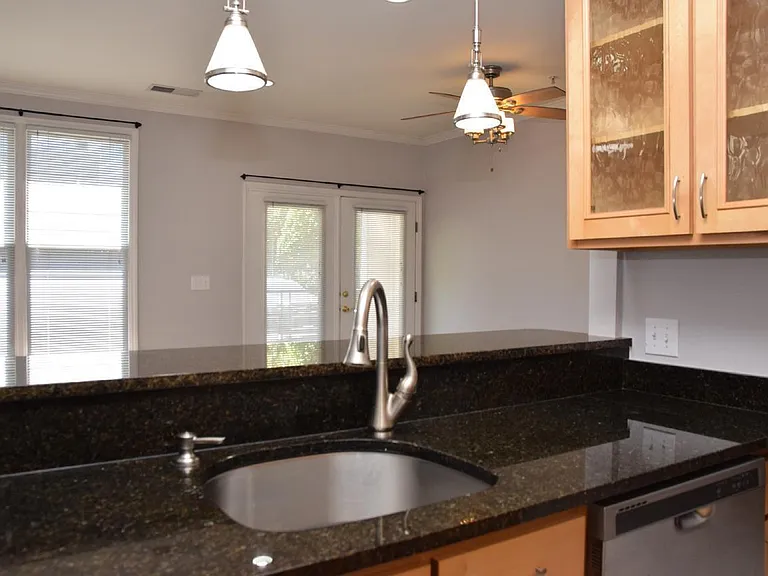 720 N Person St #103 — Photo 8
