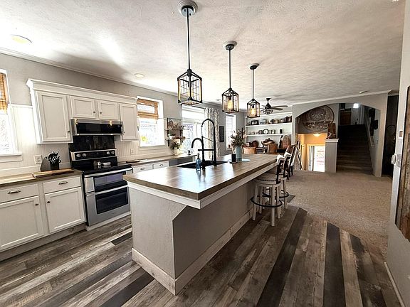 2nd image of 5150 W 60th St