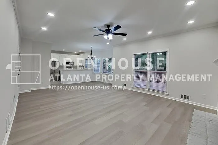 4 bed, 2.5 bath, 3231 sqft, $3,100 — Photo 4
