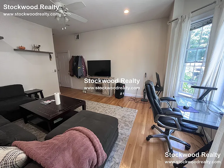 16 Gates St #1 — Photo 5