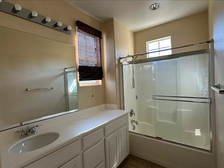 3880 Polk St #E — Photo 16