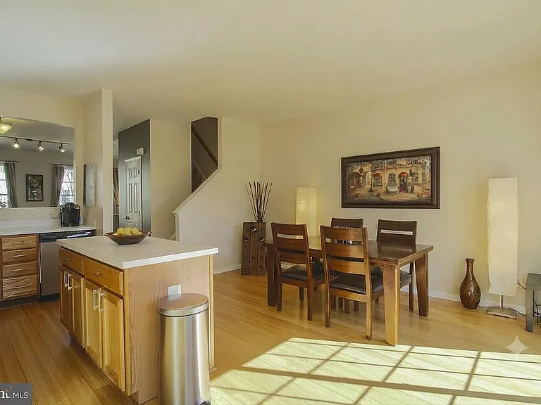 3512 Moon Way — Photo 7