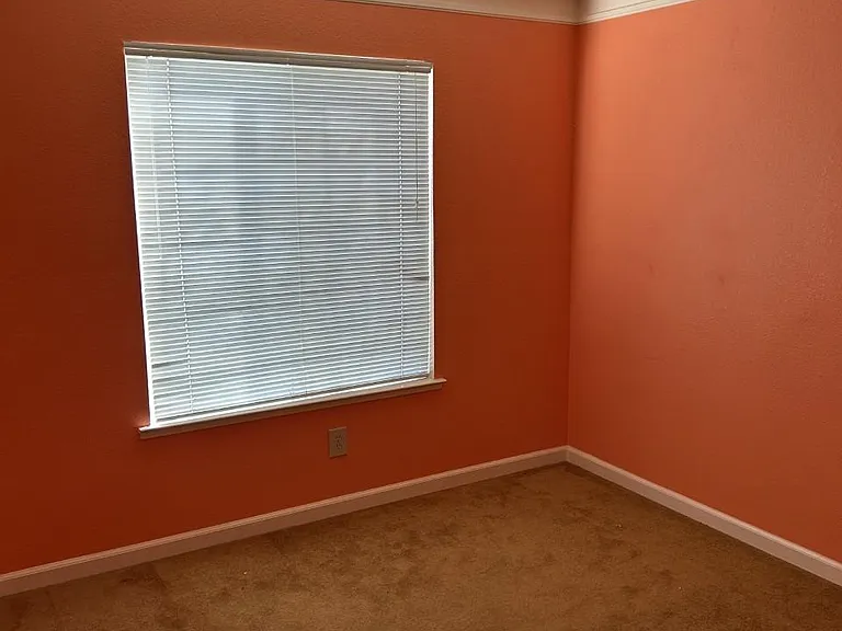1850 Primrose Ln — Photo 18
