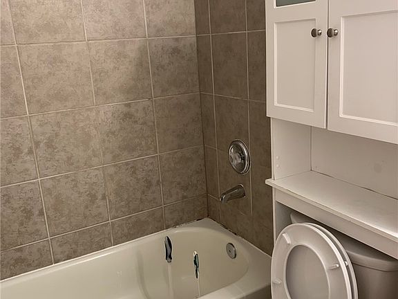 5th image of 1150 N 198th St Unit E-105