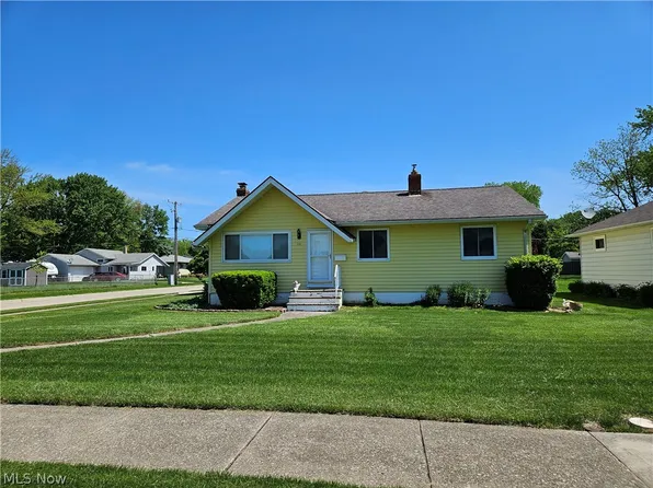 131 Saint Lawrence Blvd, Eastlake, OH 44095