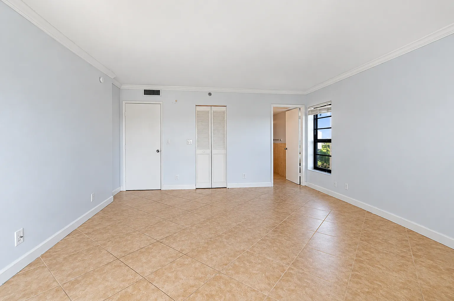 2 bed, 1222 sqft, $2,200 — Photo 4