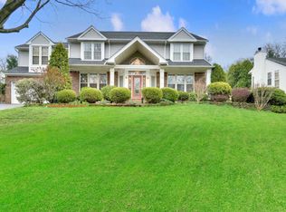 15 Empress Ct, Freehold, NJ 07728