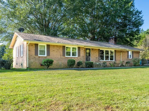 2823 Hopewell Church Rd, Sherrills Ford, NC 28673
