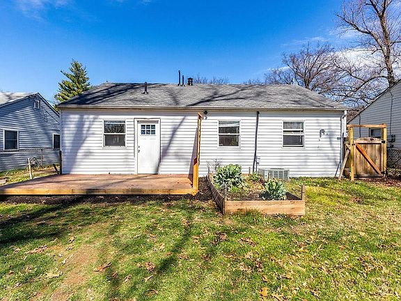 5th image of 2019 Catalpa Ave
