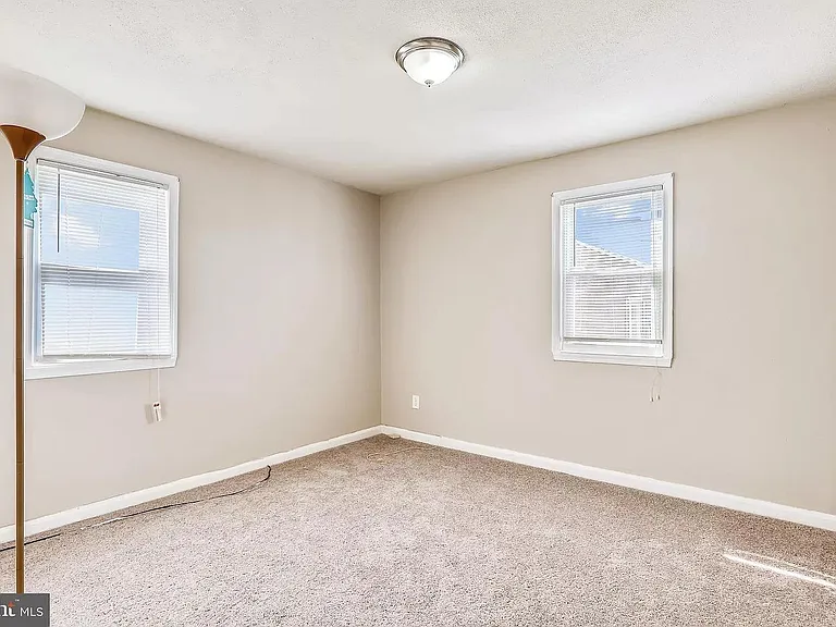 2436 Iverson St — Photo 3