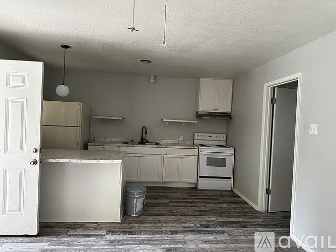 2nd image of 3104 Harrison St #D