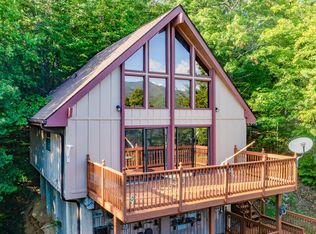 179 Woodhaven Dr, Hampton, TN 37658