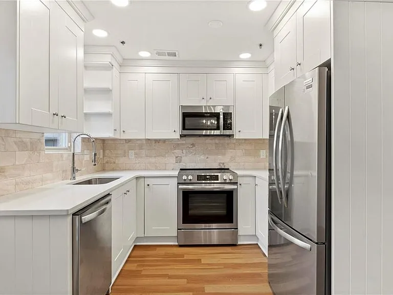 245 Winding River Dr #E — Photo 10