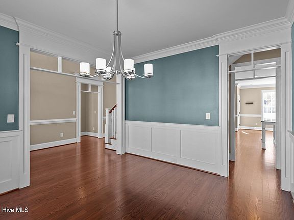 5th image of 176 Blackwater Drive