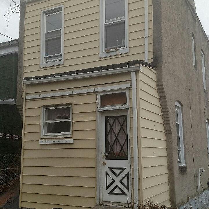 2nd image of 712 N Grantley St