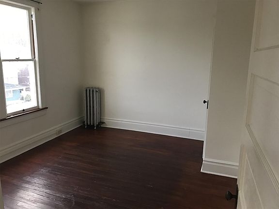 533 Greene St Unit 2 Bedroom 1