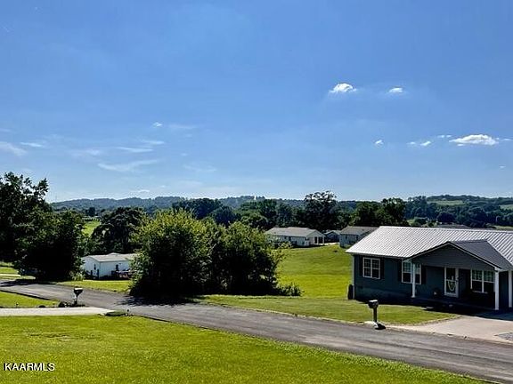 4th image of 105 Seven Oaks Dr
