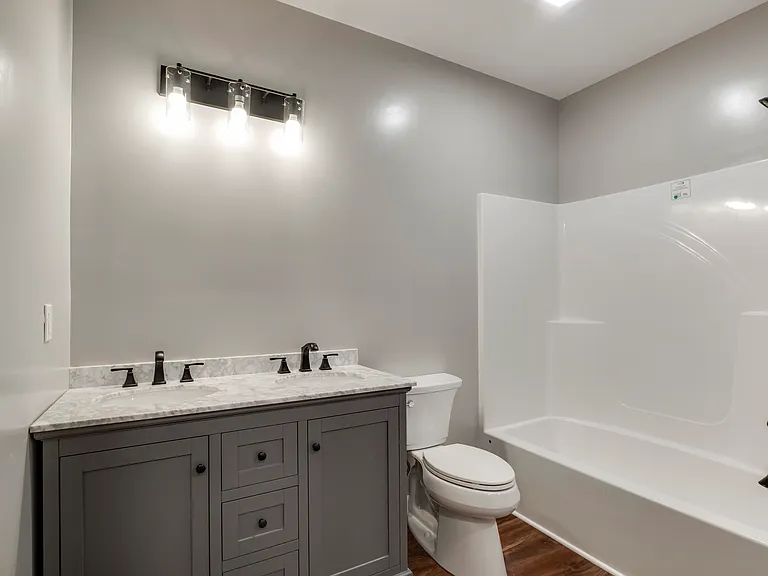 327 Ohio Ave #327 — Photo 2
