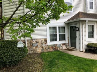 28300 Detroit Rd APT B2, Westlake, OH 44145