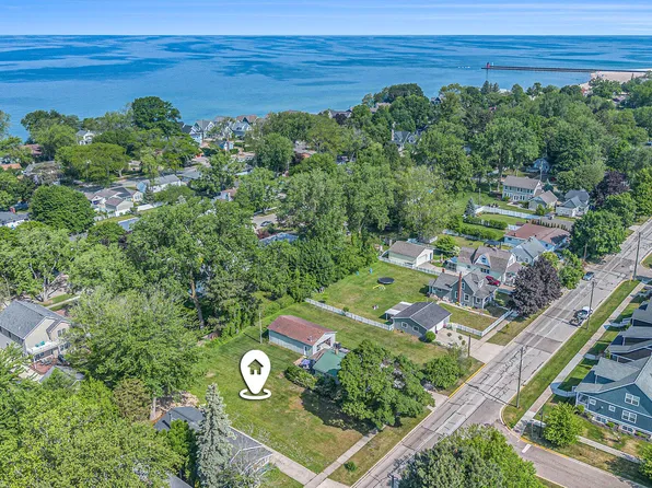 1006 Saint Joseph St, South Haven, MI 49090