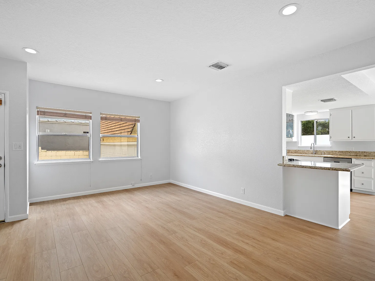 3 bed, 1460 sqft, $3,995 — Photo 4