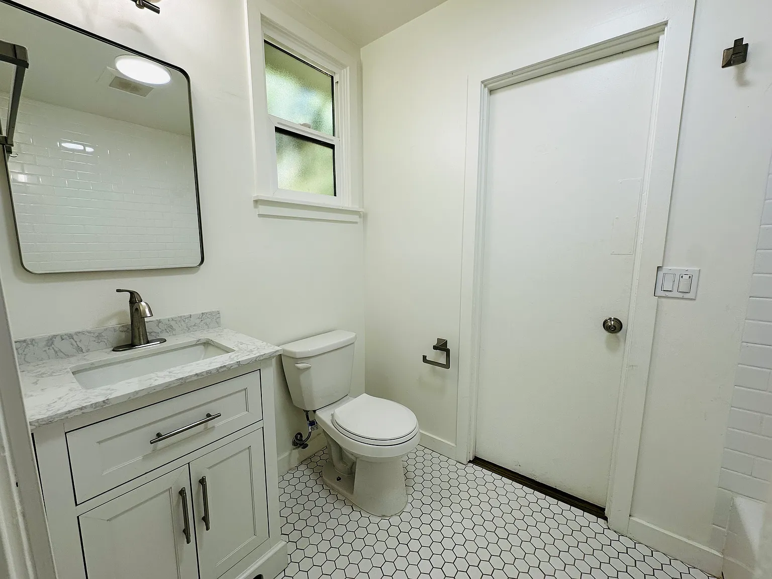 2 bed, $4,200 — Photo 4