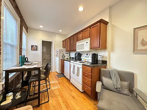 3 Thacher Ct #5 Photo 1