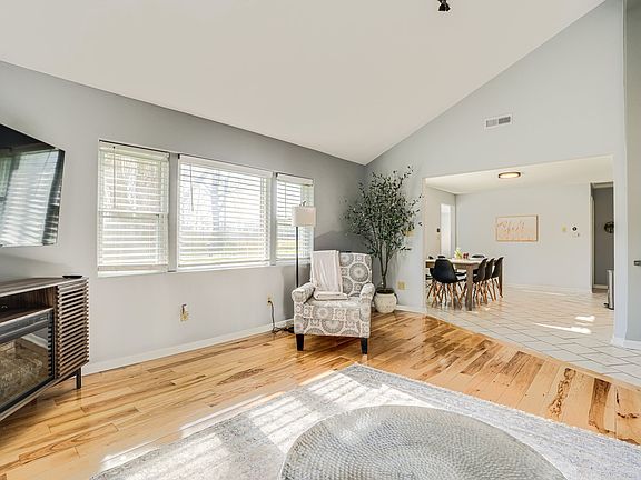 3rd image of 4328 Fikes Rd