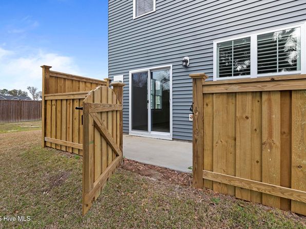 97 Aspen Road, Hampstead, NC 28443