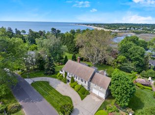 440 Hilltop Rd, Bridgeport, CT 06605