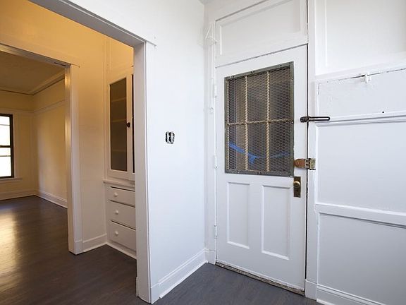 5th image of 2420 N Sawyer Ave #E3