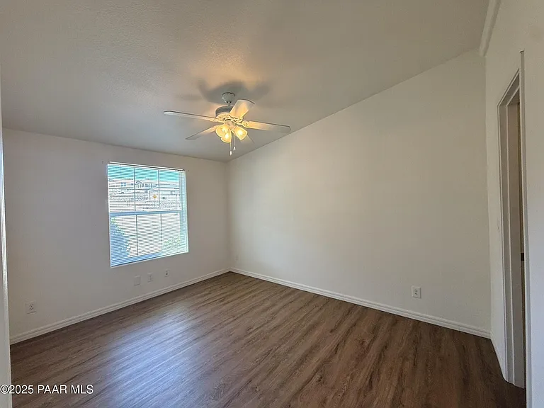 1116 Samantha St — Photo 33
