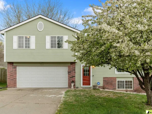 11275 Bauman Ave, Omaha, NE 68164