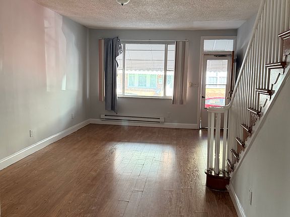 2nd image of 2620 S Alder St
