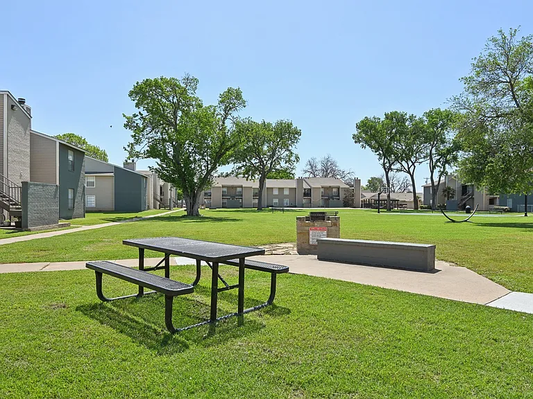 Abbey Glenn Apartments — Photo 16