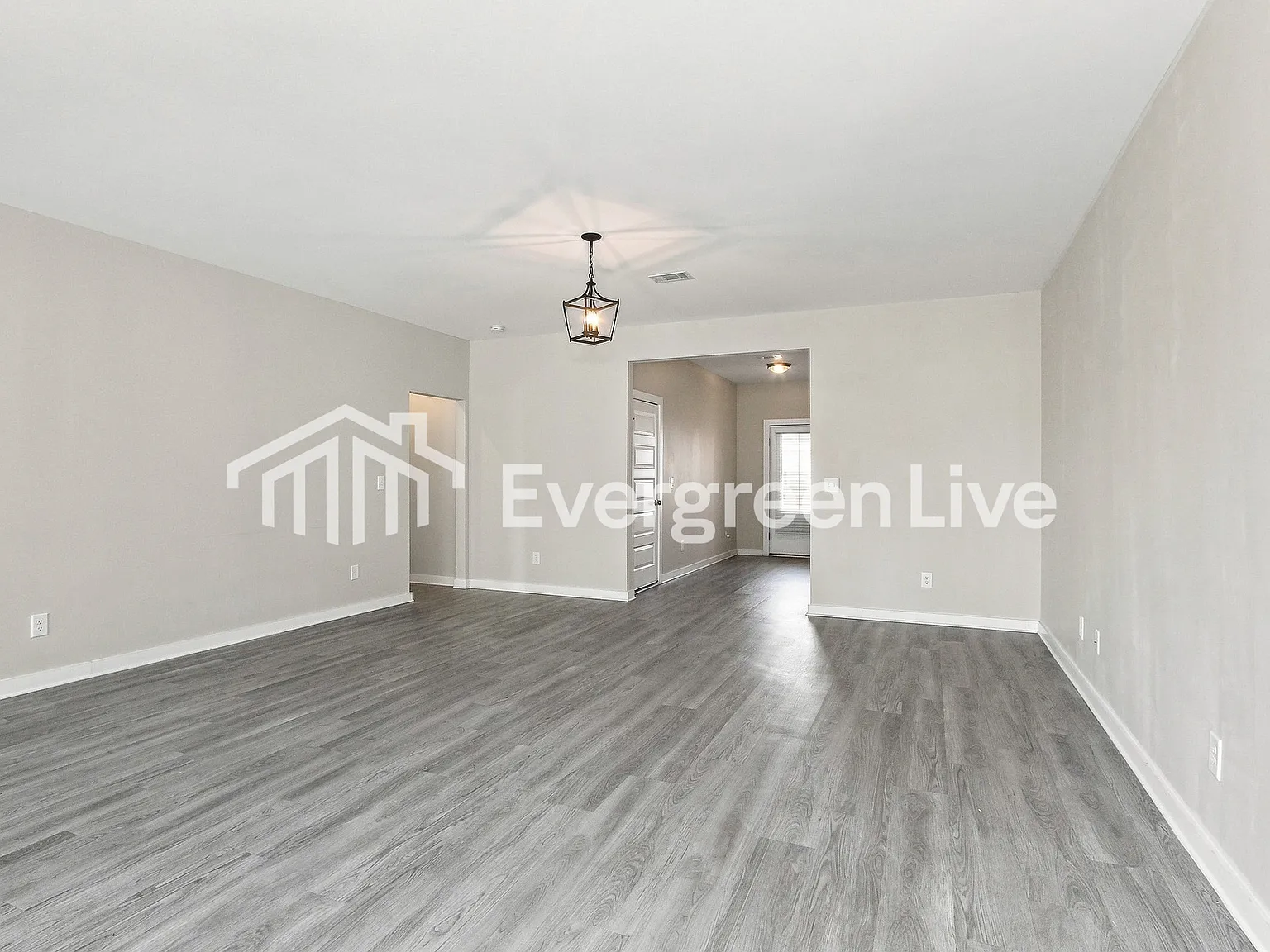 3 bed, 2.0 bath, 1801 sqft, $1,645 — Photo 3