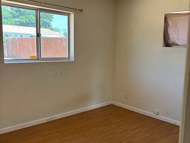 1814 Valencia Dr NE — Photo 9