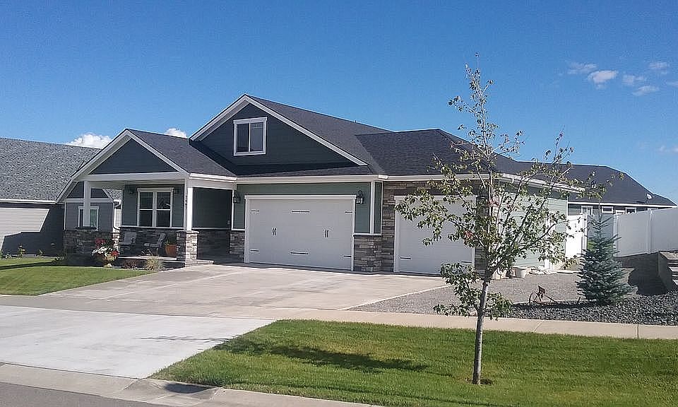 Beautiful Craftsman w/3 Car