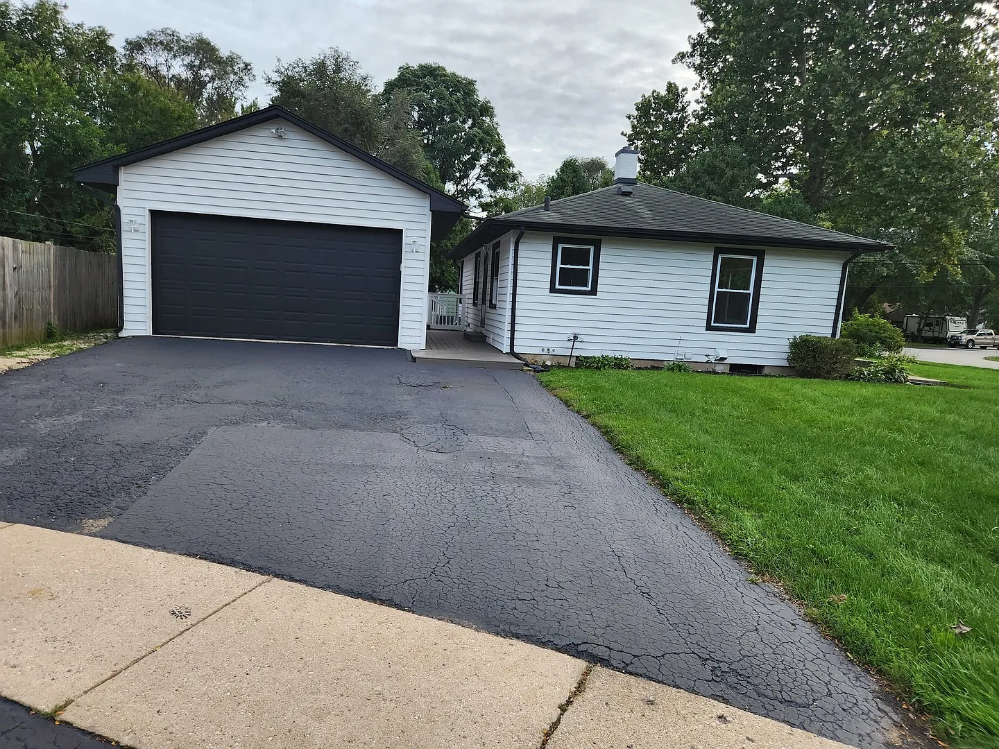 3 bed, 1755 sqft, $2,650 — Photo 3
