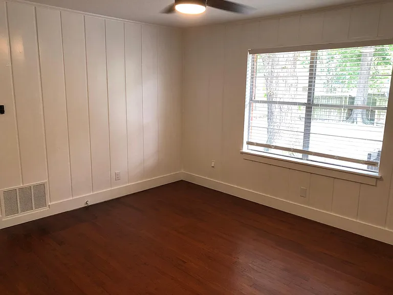 1409 Glenrose St — Photo 13