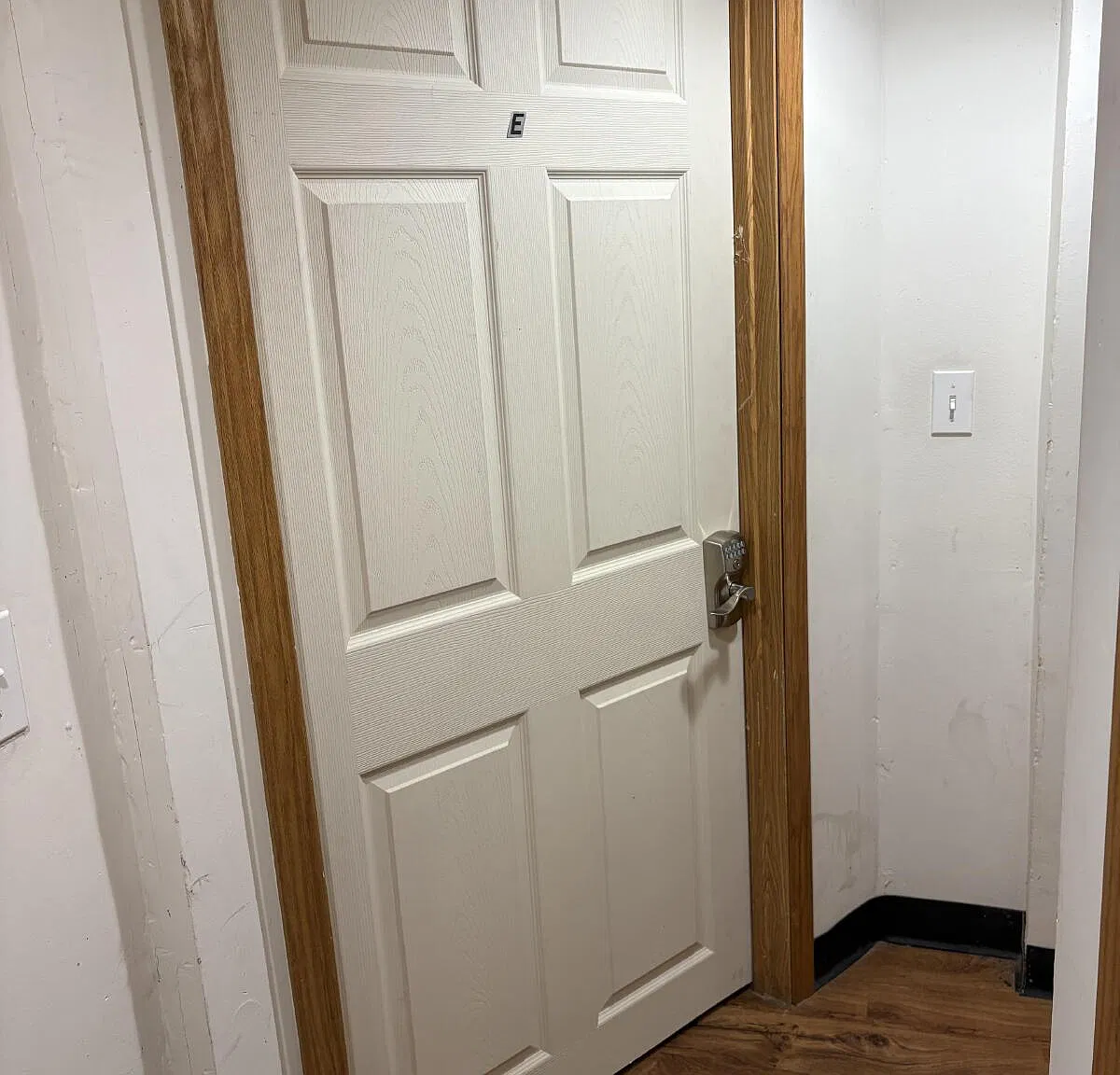 2 bed, 1.0 bath, 900 sqft, $1,000 — Photo 1