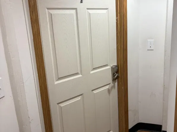 412 N College Ave APT E, Columbia, MO 65201