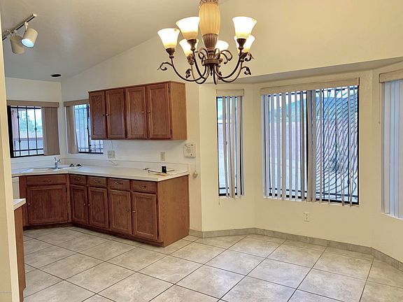 2nd image of 10281 E Woodhaven Ln