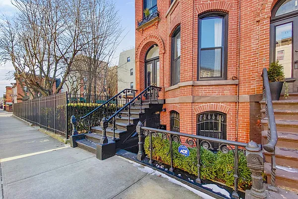 Rented by Sotheby's International Realty | media 15