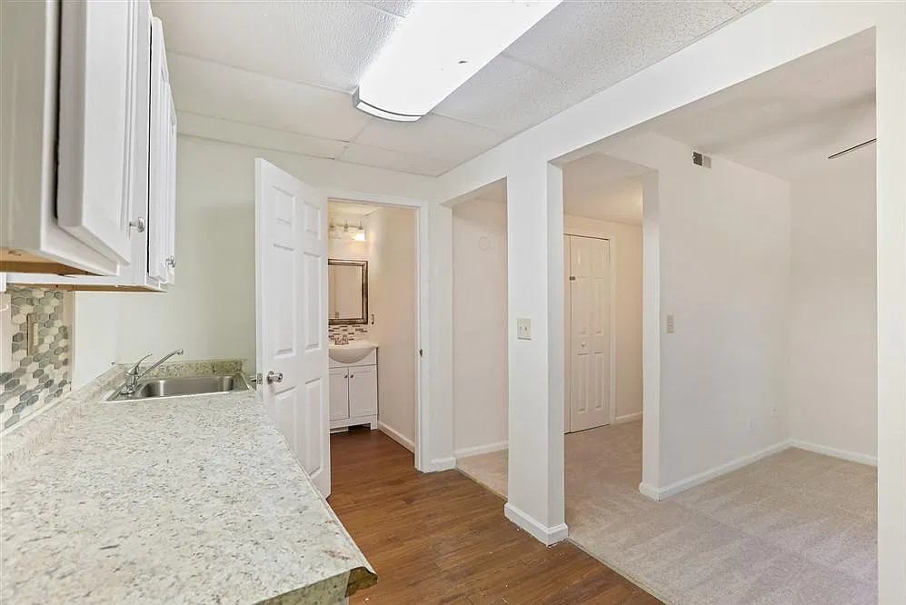 1 bed, $799 — Photo 3