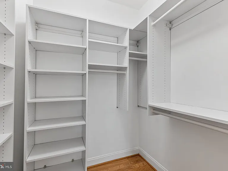 2111 Ganton Grn #208E — Photo 19