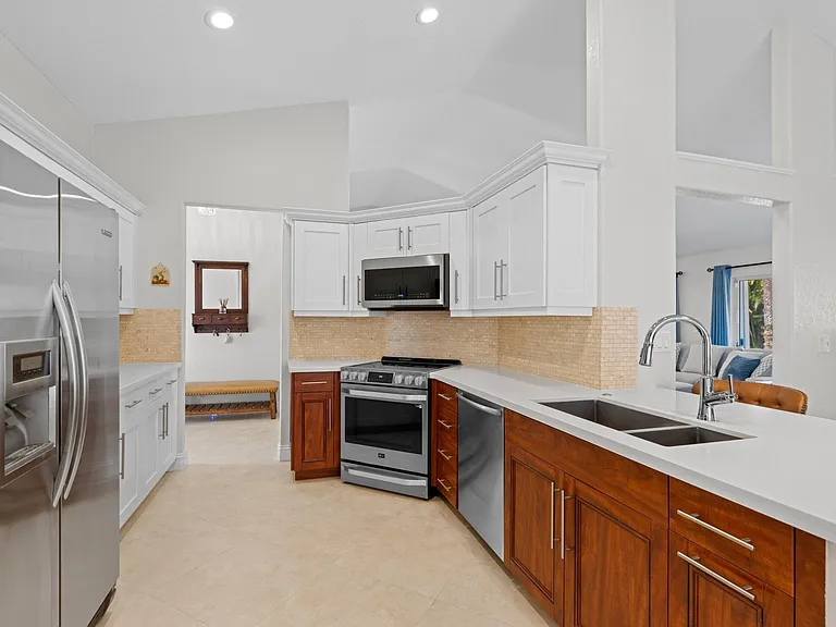 7598 Fairway Trl — Photo 8