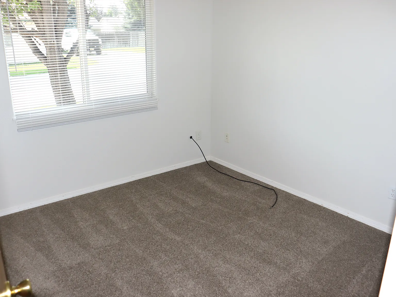 3 bed, 2.0 bath, 1150 sqft, $1,500 — Photo 3